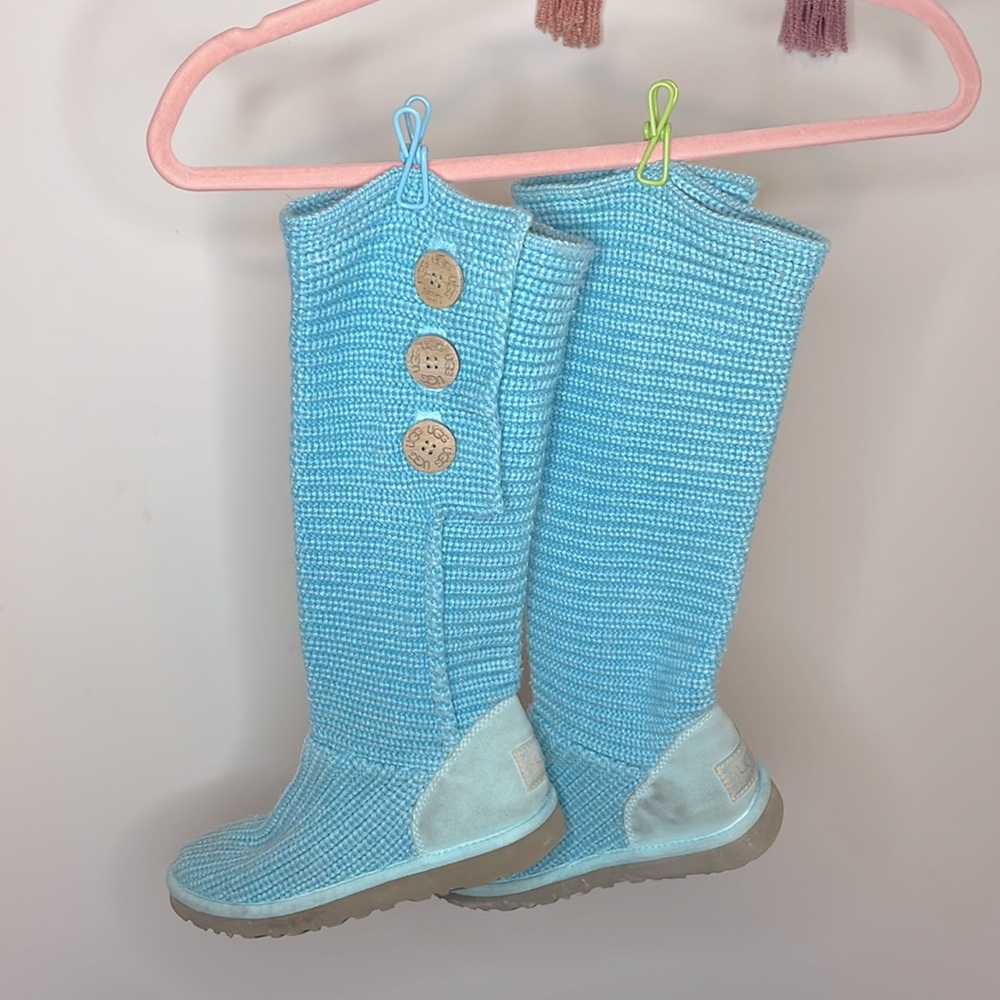 25 Ugg Cardy boot in aqua